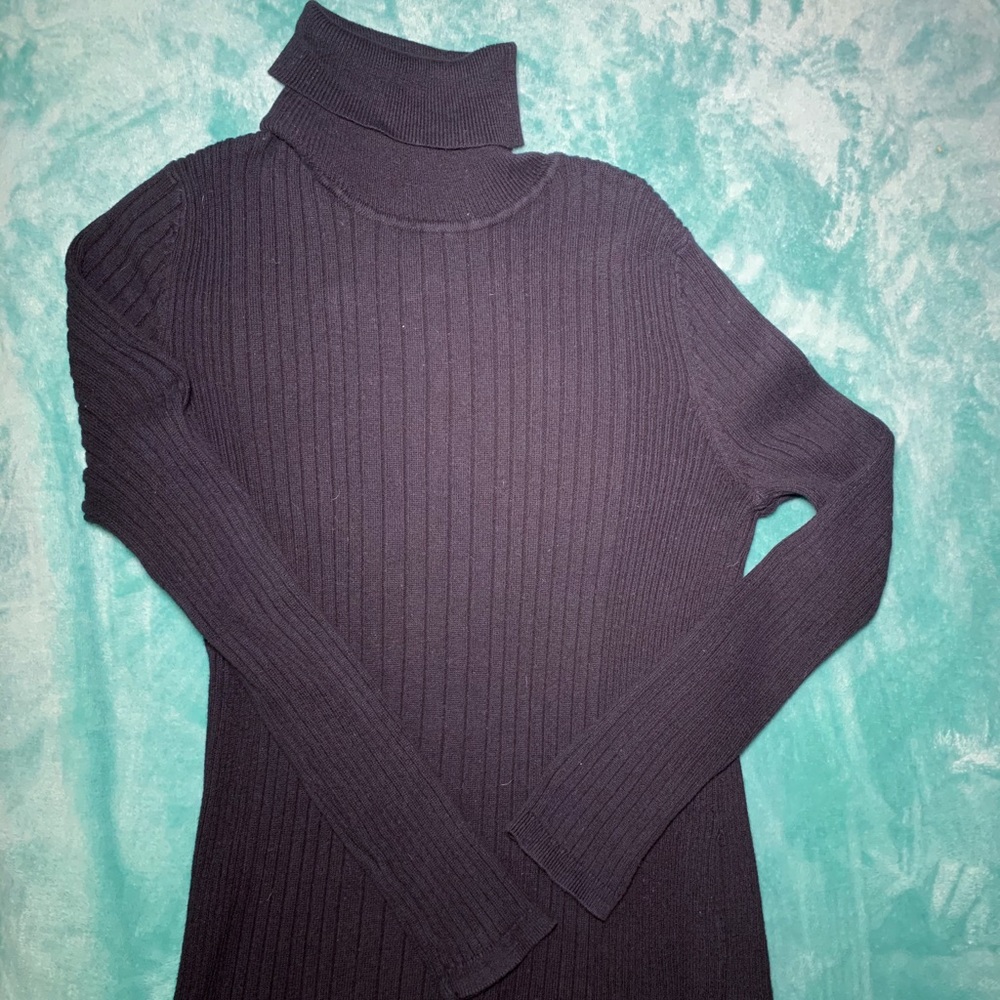 Women’s Black Turtleneck Small